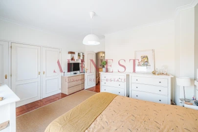 Apartamento T4 para Venda em Carcavelos e Parede