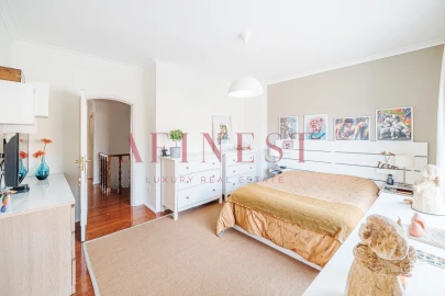 Apartamento T4 para Venda em Carcavelos e Parede