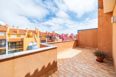 Apartamento T4 para Venda em Carcavelos e Parede