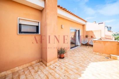 Apartamento T4 para Venda em Carcavelos e Parede