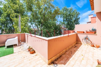 Apartamento T4 para Venda em Carcavelos e Parede