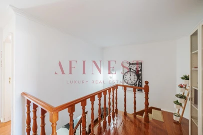 Apartamento T4 para Venda em Carcavelos e Parede