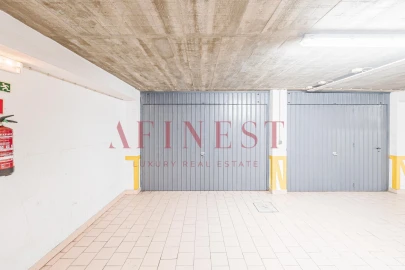 Apartamento T4 para Venda em Carcavelos e Parede