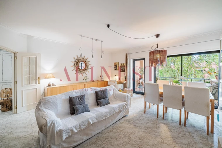 Apartamento T4 para Venda em Carcavelos e Parede Foto 5