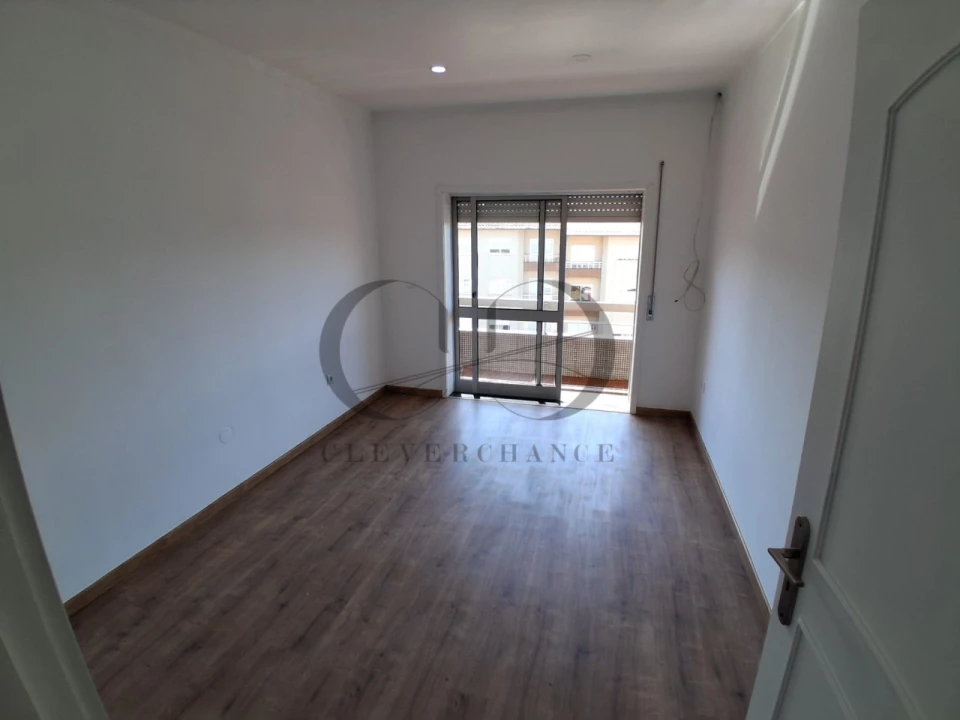 Apartamento T3 para Venda em Fânzeres e São Pedro da Cova Foto 15