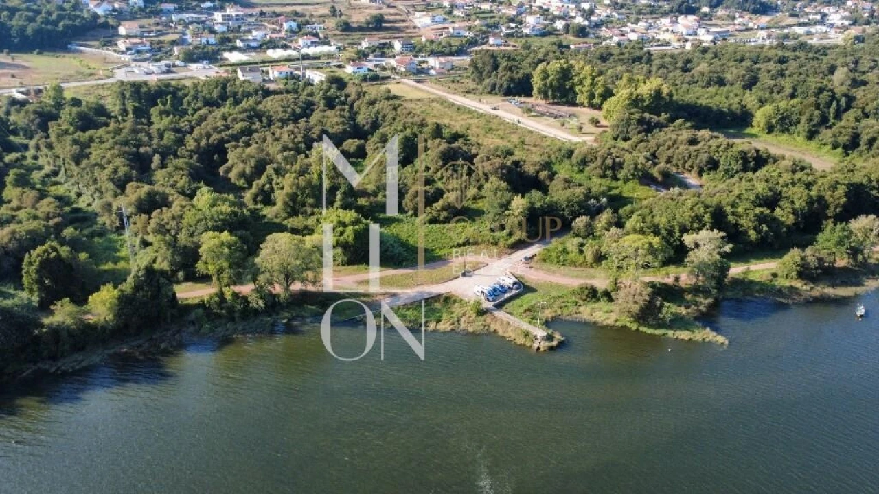 Terreno para Venda em Gondarem Foto 3
