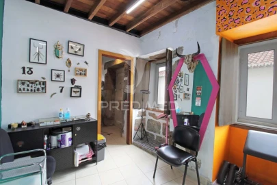 Moradia T4 para Venda em Angra (Nossa Senhora da Conceição)