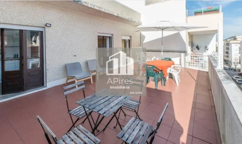 Apartamento T3 para Venda em Costa da Caparica Foto 2