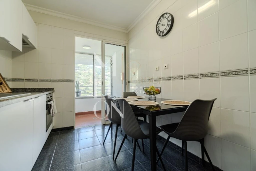 Apartamento T1 para Venda em Caniço Foto 31