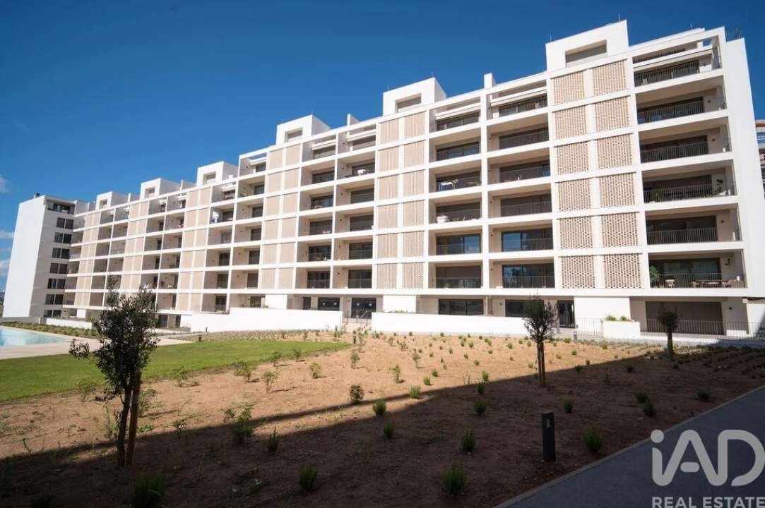 Apartamento T4 para Arrendamento em Santo António dos Cavaleiros e Frielas Foto 18