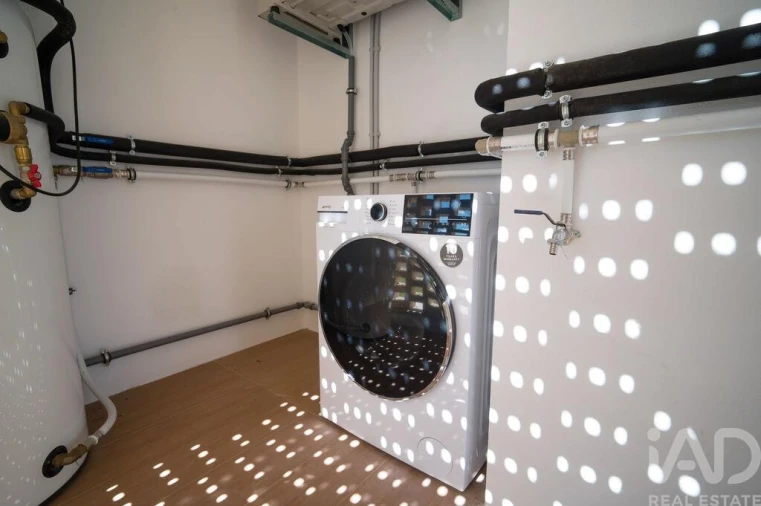 Apartamento T4 para Arrendamento em Santo António dos Cavaleiros e Frielas Foto 16