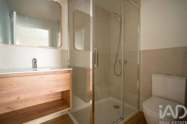 Apartamento T4 para Arrendamento em Santo António dos Cavaleiros e Frielas Foto 11