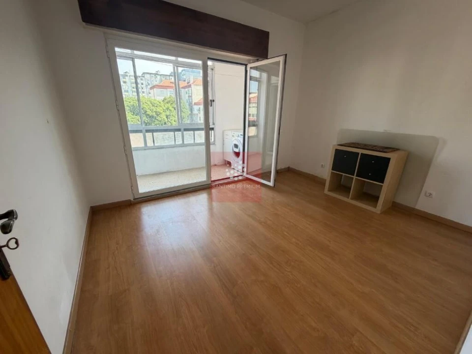 Apartamento T2 para Venda em Alfragide Foto 3