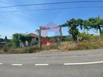 Terreno para Venda em Sande, Vilarinho, Barros e Gomide