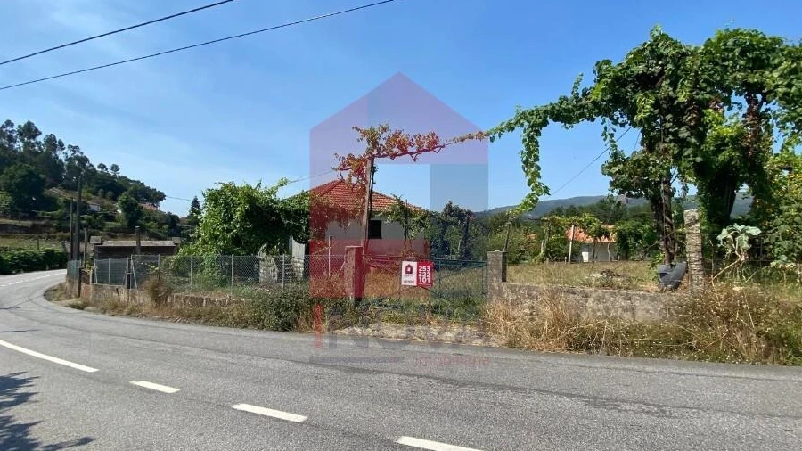 Terreno para Venda em Sande, Vilarinho, Barros e Gomide