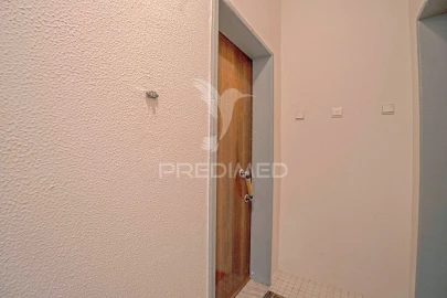 Apartamento T1 para Venda em Alfragide
