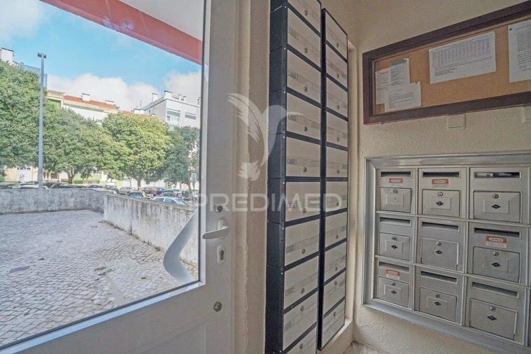 Apartamento T1 para Venda em Alfragide Foto 15