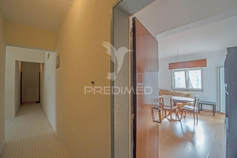 Apartamento T1 para Venda em Alfragide Foto 2