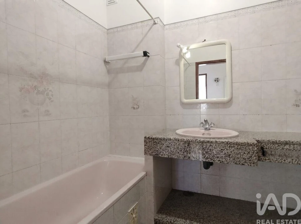 Apartamento T2 para Venda em Portimão Foto 17