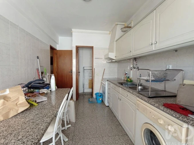 Apartamento T2 para Venda em Portimão Foto 8