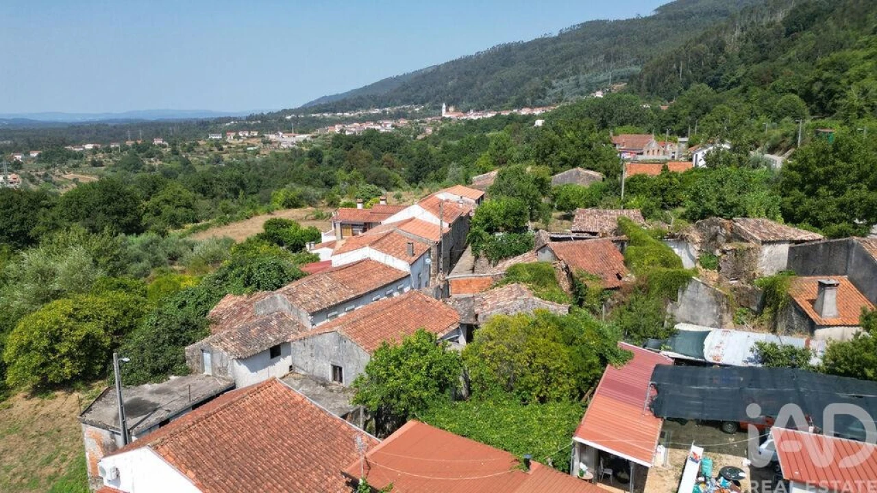 Moradia T3 para Venda em Vila Nova Foto 34