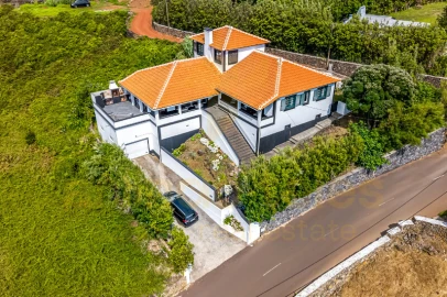 Moradia T4 para Venda em São Sebastião