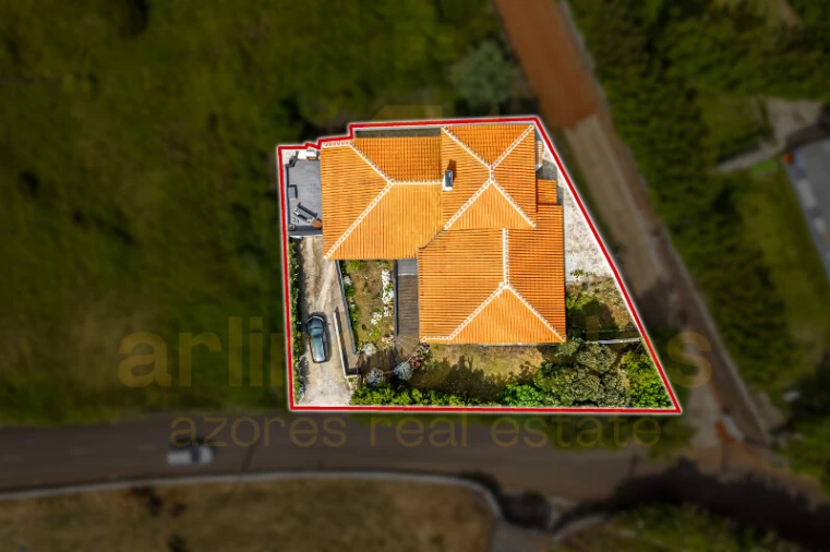 Moradia T4 para Venda em São Sebastião Foto 4