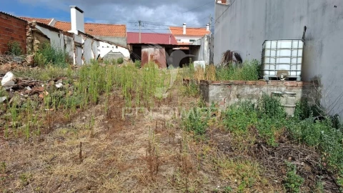 Moradia T1 para Venda em Alpiarça