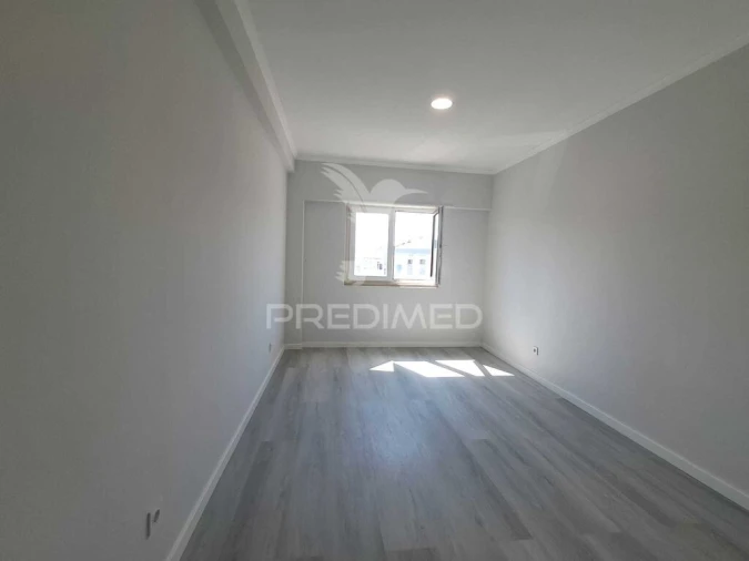 Apartamento T4 para Venda em Amora Foto 14