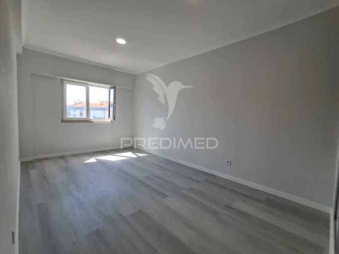 Apartamento T4 para Venda em Amora Foto 16