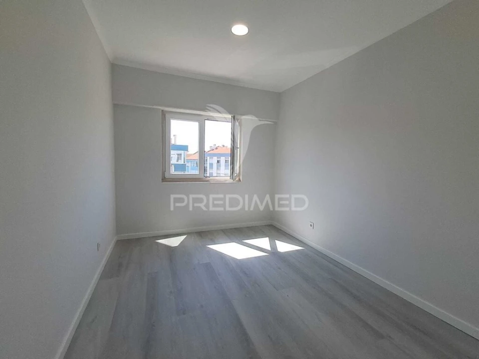 Apartamento T4 para Venda em Amora Foto 19