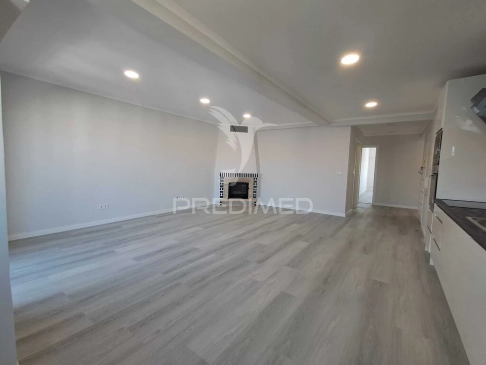 Apartamento T4 para Venda em Amora Foto 8