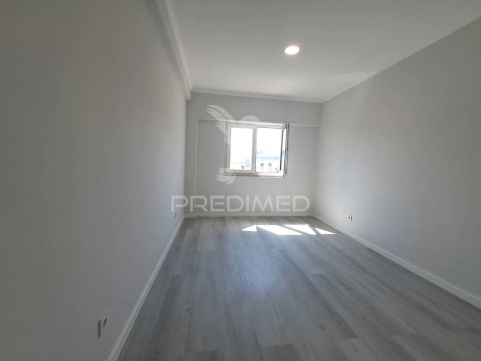 Apartamento T4 para Venda em Amora Foto 17