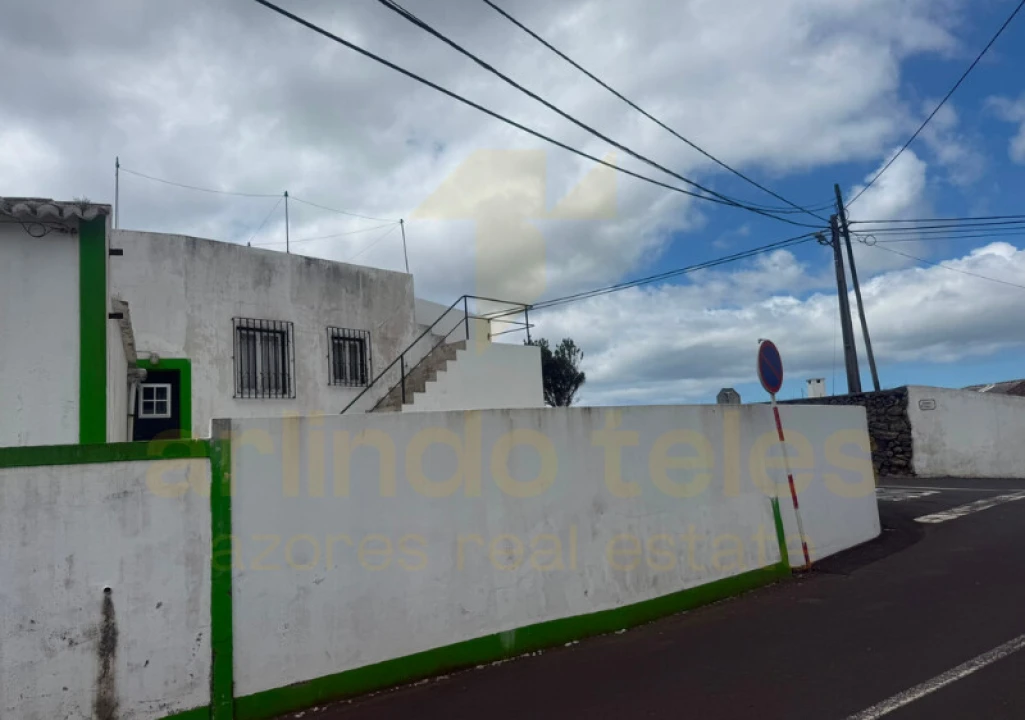 Moradia T4 para Venda em Posto Santo Foto 5