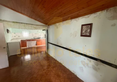 Moradia T4 para Venda em Posto Santo