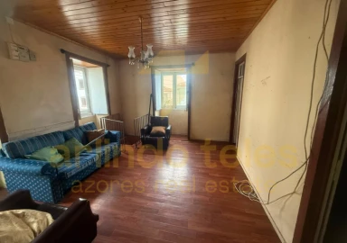 Moradia T4 para Venda em Posto Santo