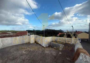 Moradia T4 para Venda em Posto Santo