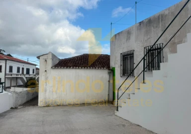 Moradia T4 para Venda em Posto Santo