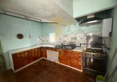Moradia T4 para Venda em Posto Santo