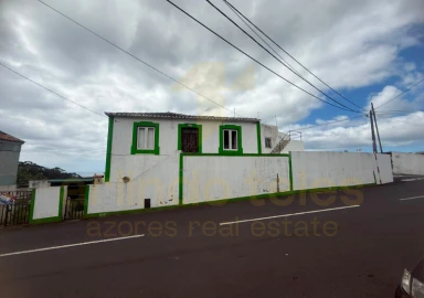 Moradia T4 para Venda em Posto Santo