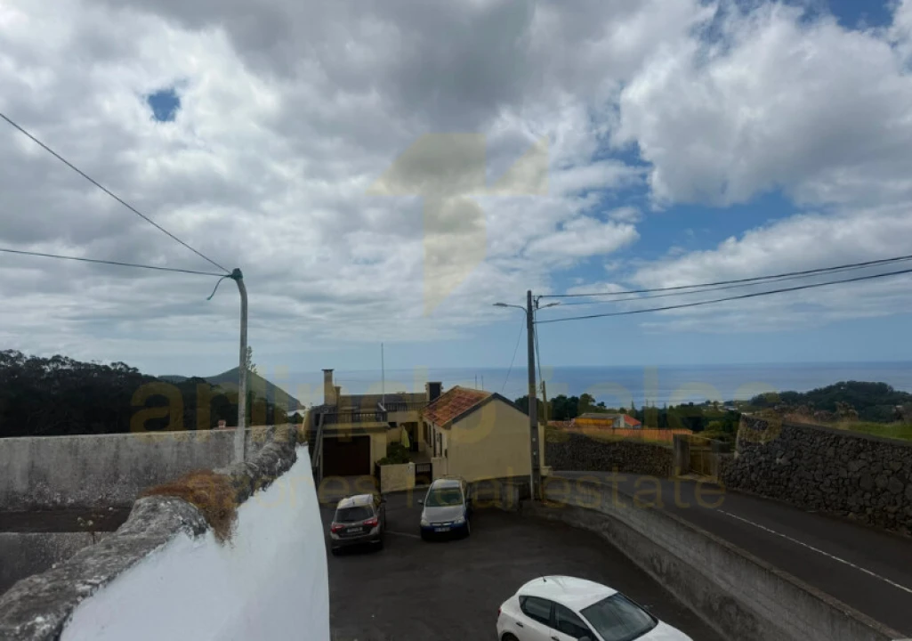 Moradia T4 para Venda em Posto Santo Foto 2
