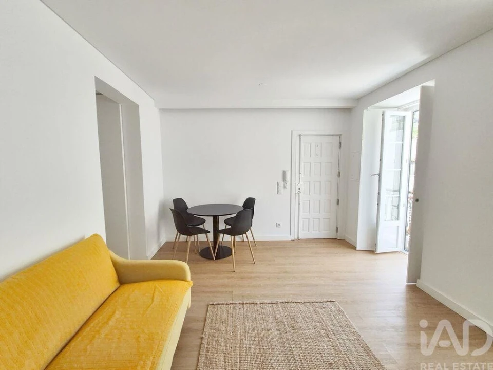 Apartamento T1 para Arrendamento em Santo António Foto 7