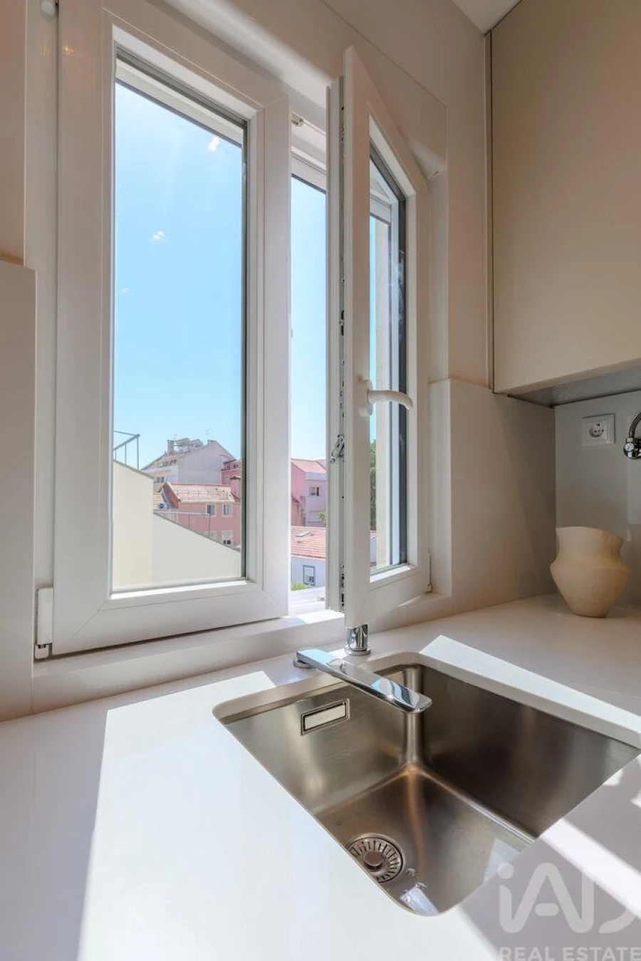 Apartamento T1 para Venda em Campo de Ourique Foto 13