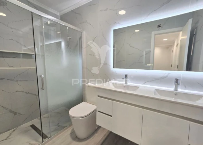 Apartamento T4 para Venda em Amora Foto 13