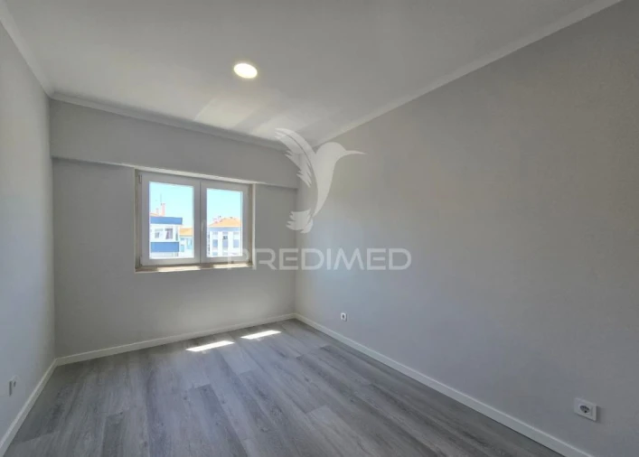 Apartamento T4 para Venda em Amora Foto 16