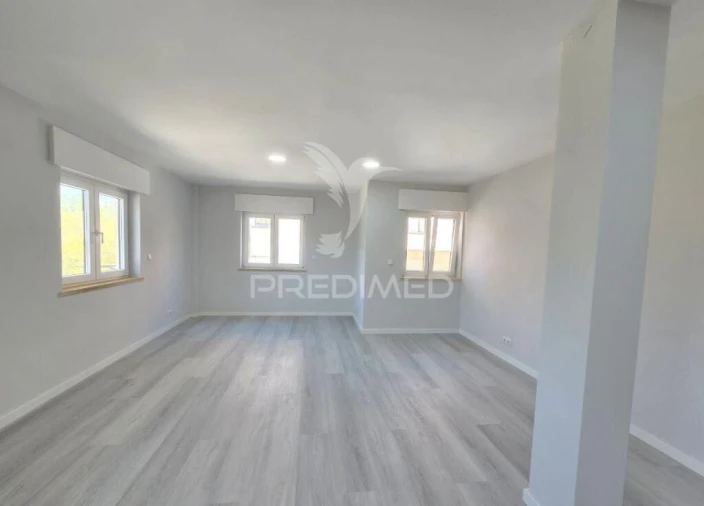 Apartamento T2 para Venda em Corroios Foto 4