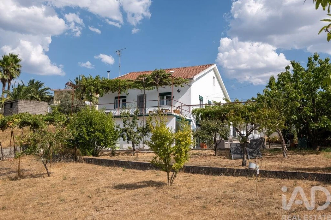 Moradia para Venda em Cerdeira e Moura da Serra Foto 1