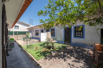 Moradia T3 para Venda em São Martinho de Árvore e Lamarosa