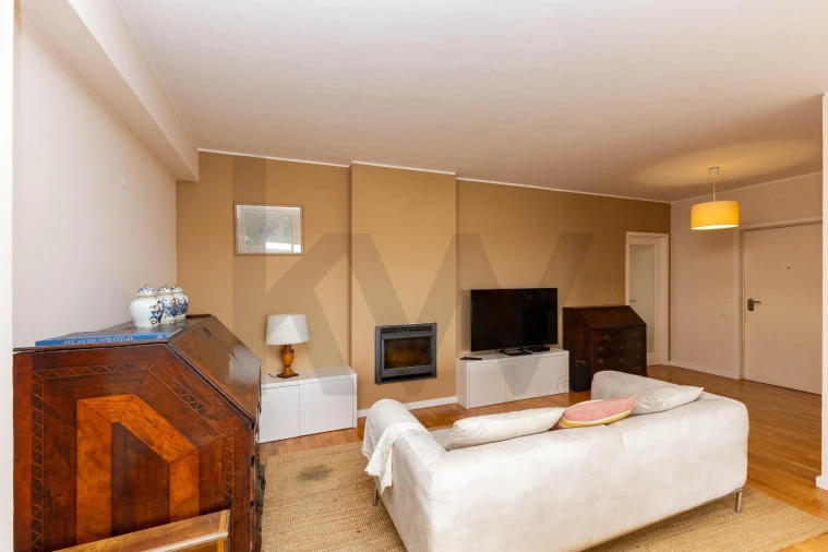 Apartamento T3 para Arrendamento em Aldoar, Foz do Douro e Nevogilde Foto 2