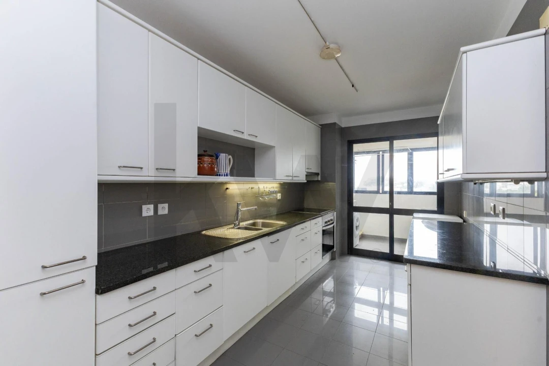 Apartamento T3 para Arrendamento em Aldoar, Foz do Douro e Nevogilde Foto 8